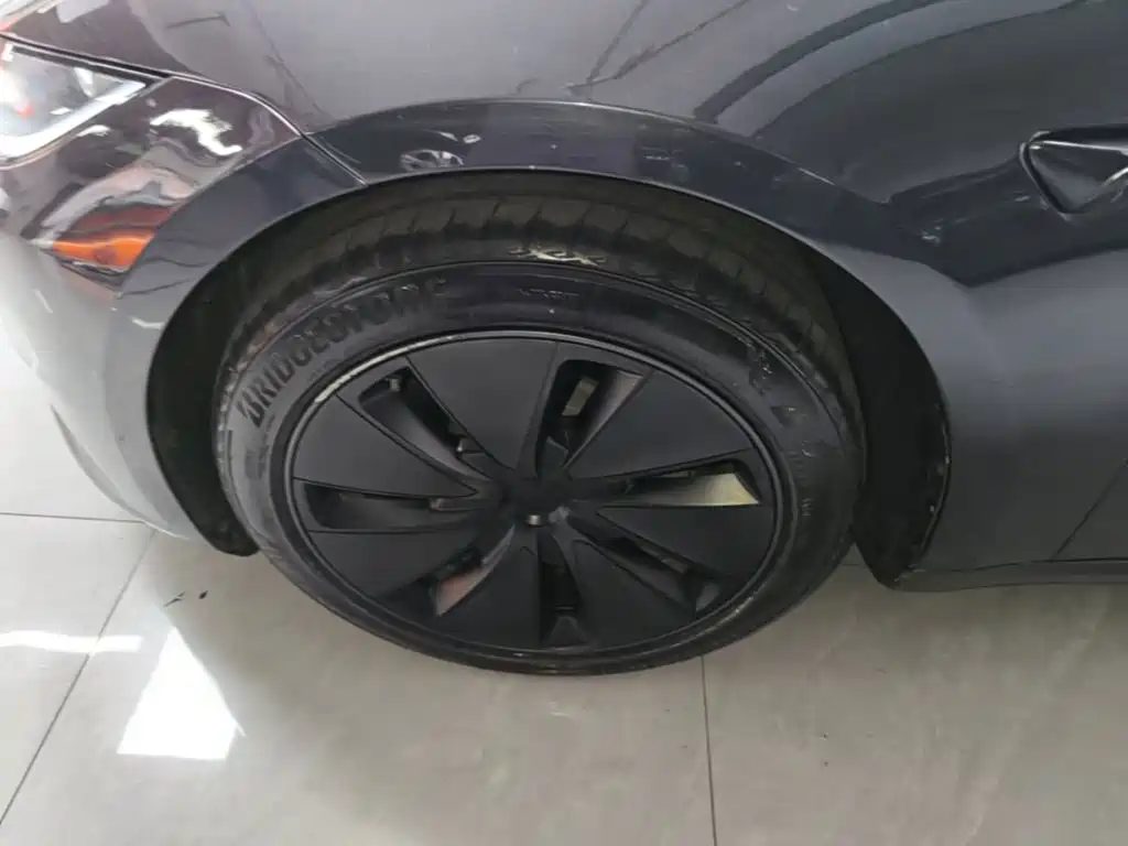 Tesla Model 3 — миниатюра 23