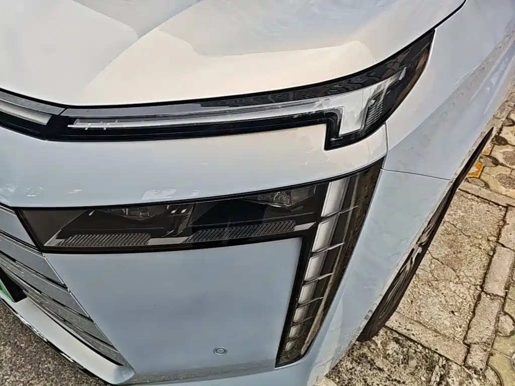 GAC Motor Trumpchi E8 PHEV — миниатюра 24