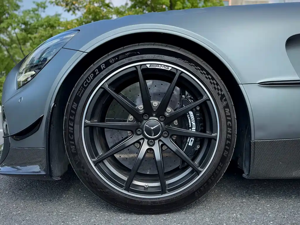 MERCEDES-BENZ AMG GT