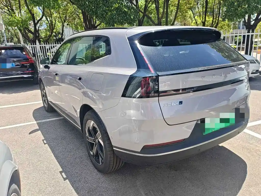 Volvo XC70 PHEV — миниатюра 4
