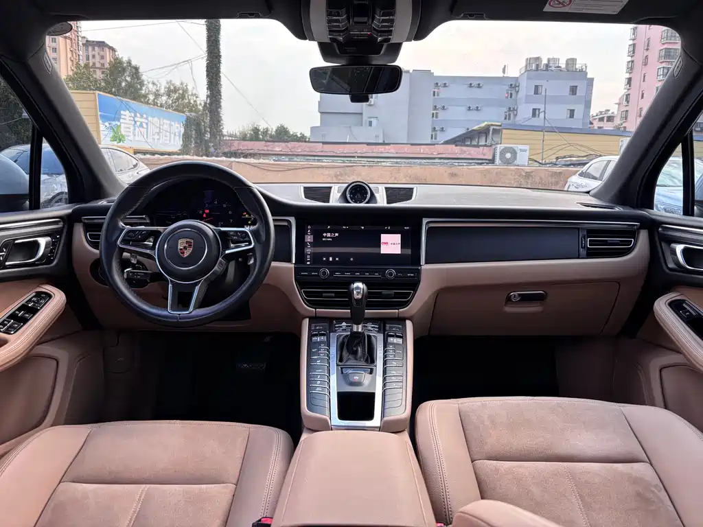 Porsche Macan — миниатюра 16