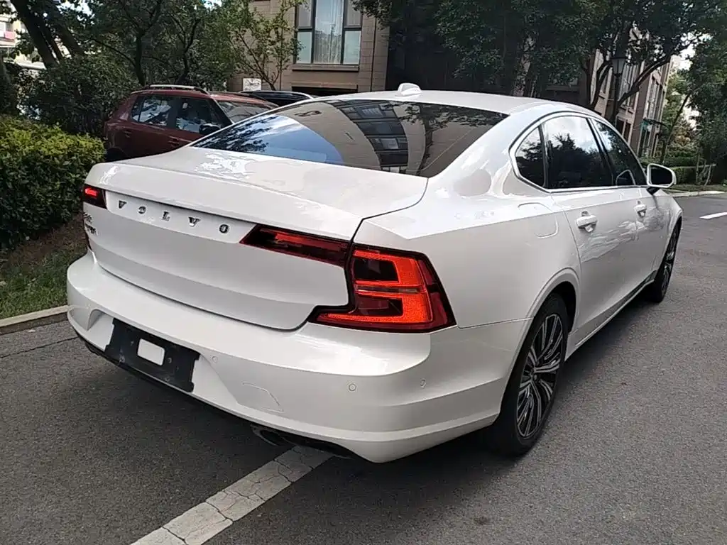 Volvo S90 — миниатюра 7