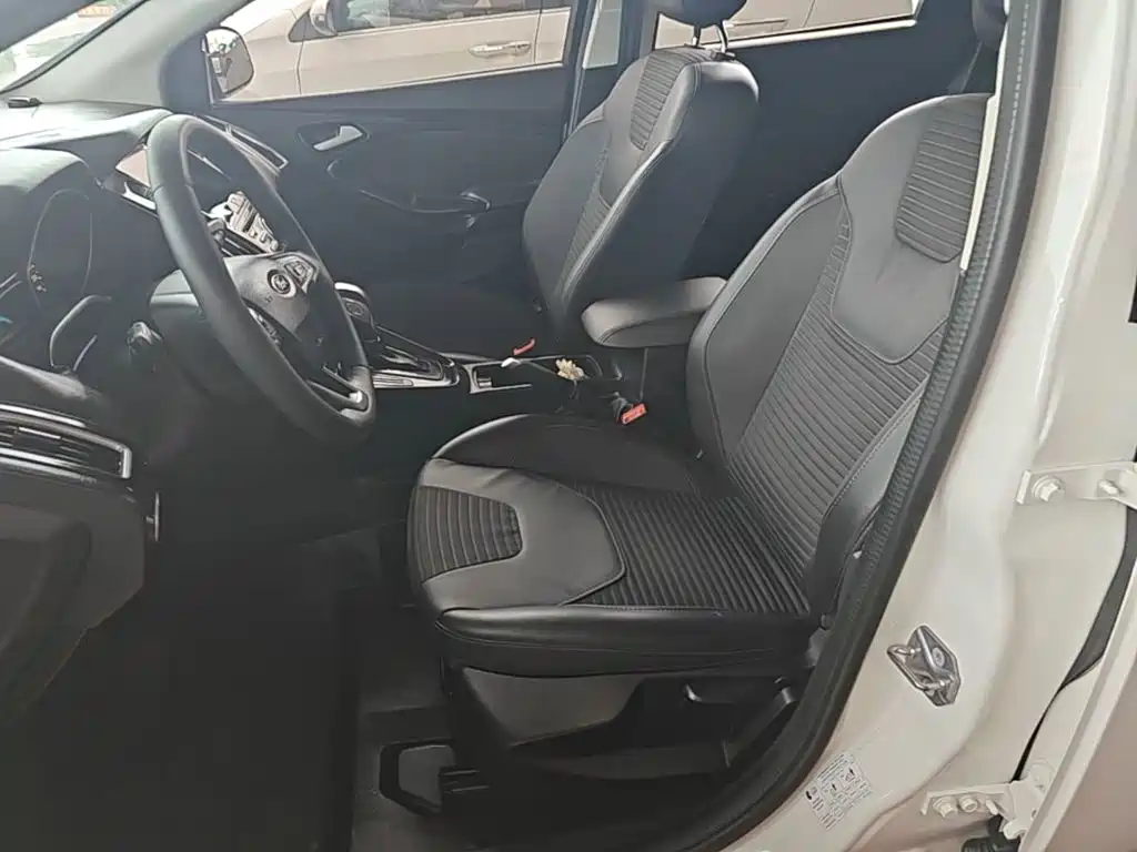 Ford Focus — миниатюра 15