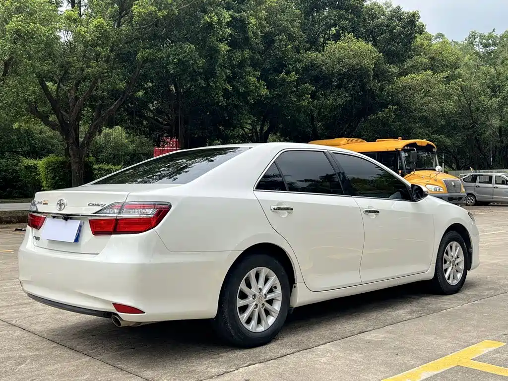 Toyota Camry — миниатюра 7