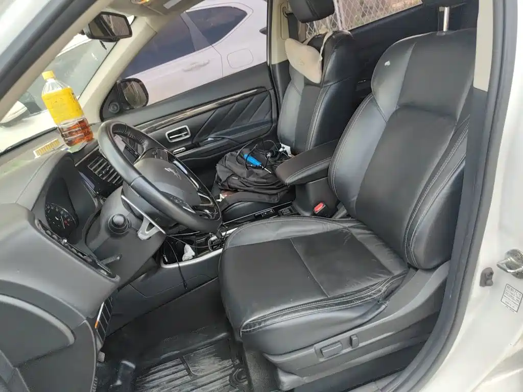 Mitsubishi Outlander — миниатюра 11