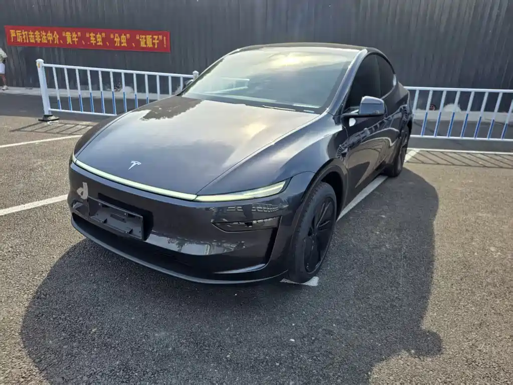 Tesla Model Y 2026