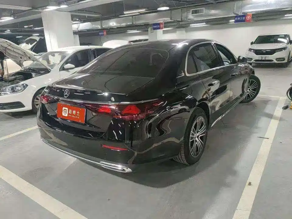 Mercedes-Benz E-Class — миниатюра 2