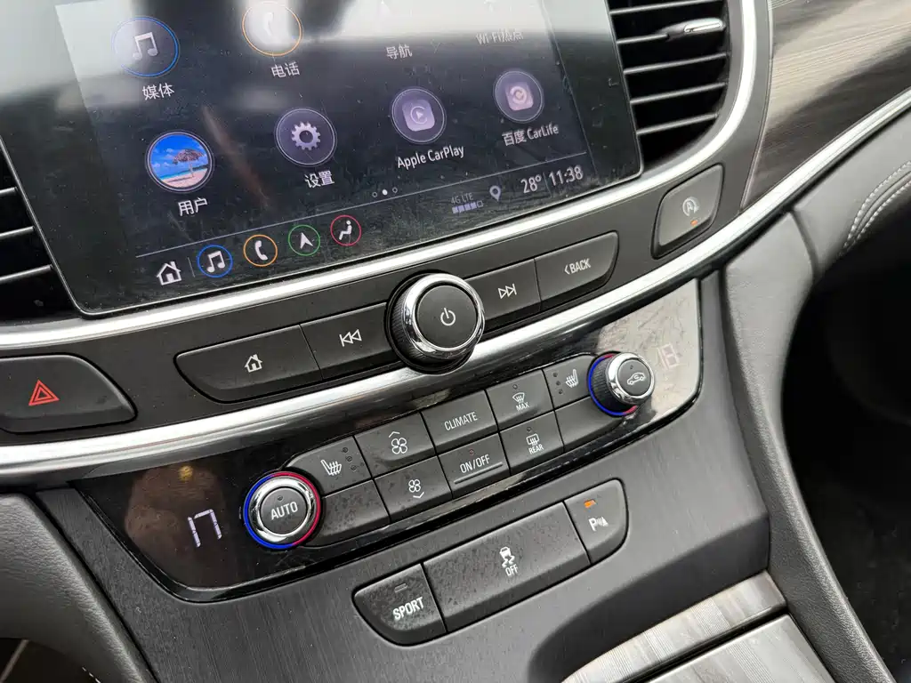 Buick LaCrosse — миниатюра 24