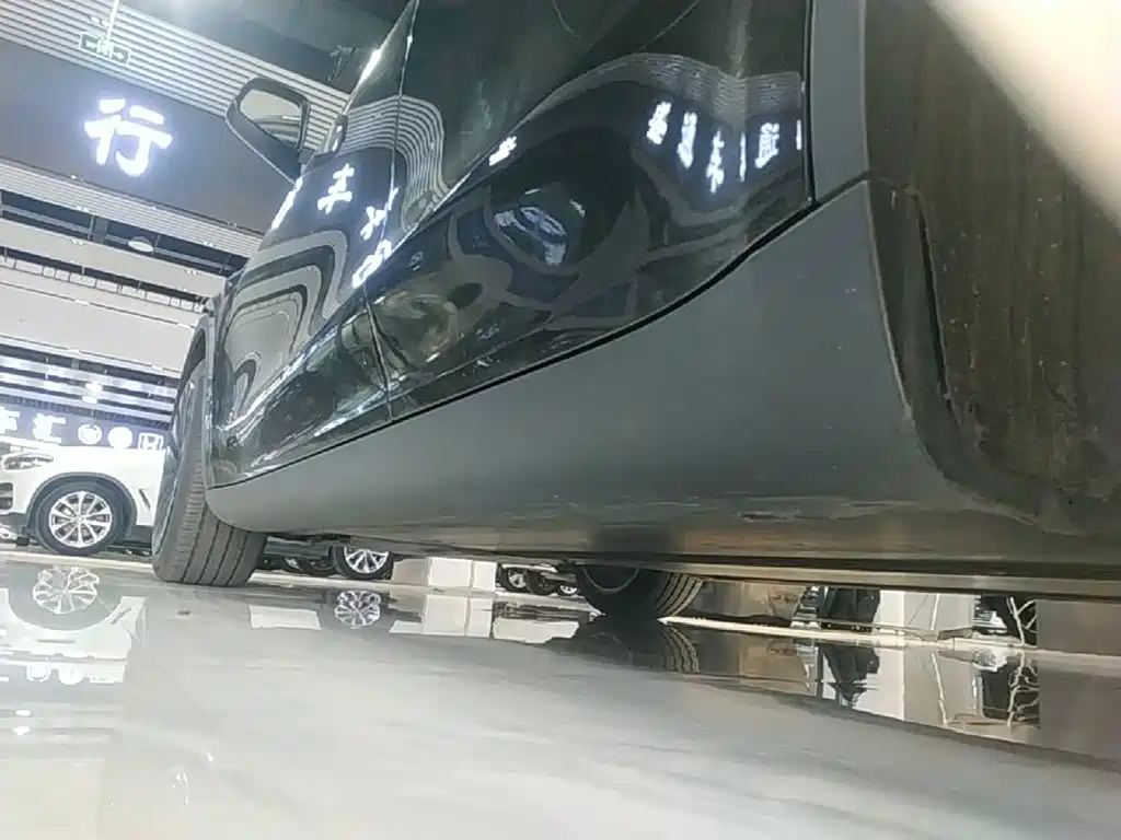 Tesla Model Y — миниатюра 22