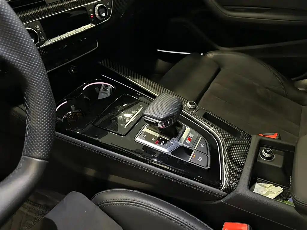 Audi A4L — миниатюра 13