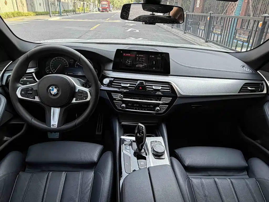 BMW 5 Series (Import) — миниатюра 13