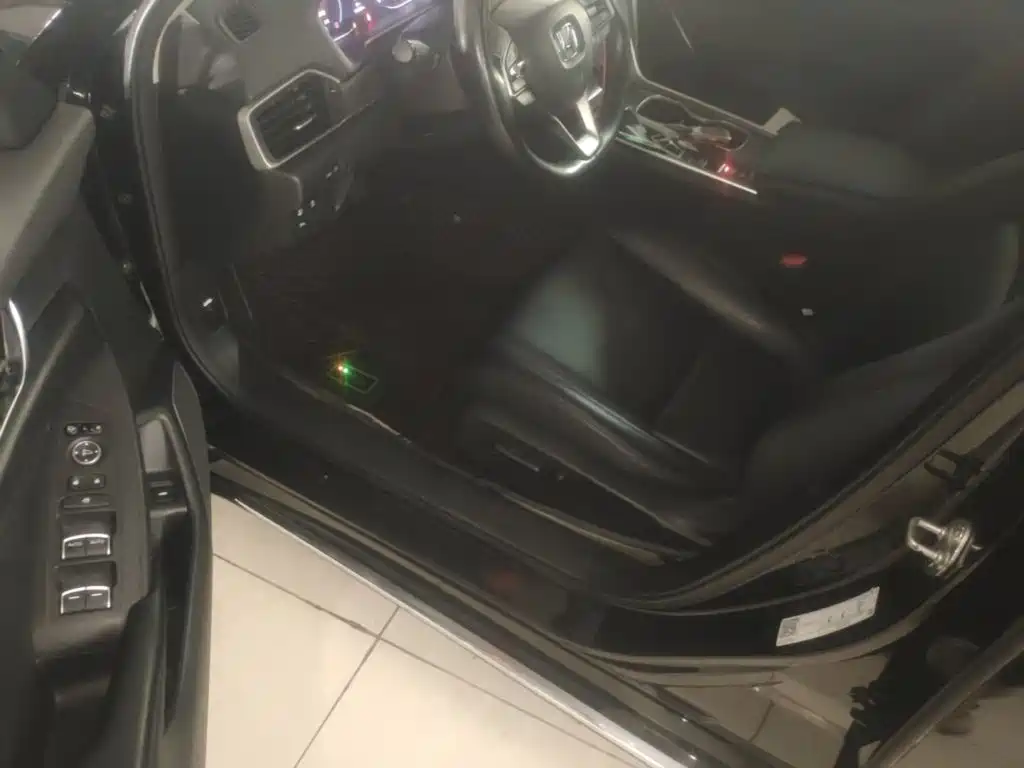 Honda Accord — миниатюра 12