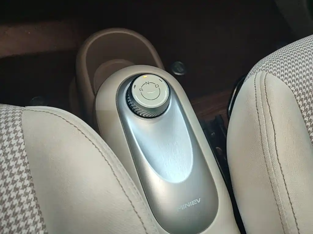 Wuling MINIEV — миниатюра 14