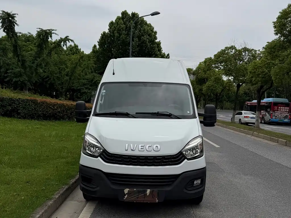 IVECO Ousheng — миниатюра 2