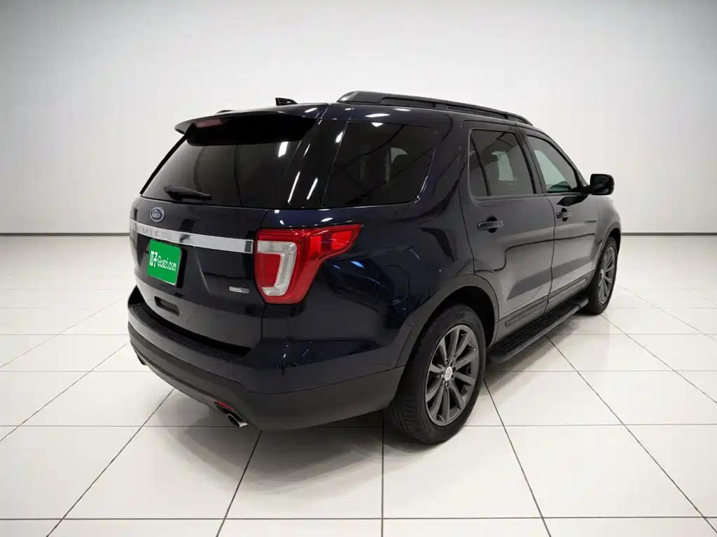 Ford Explorer (Import) — миниатюра 4