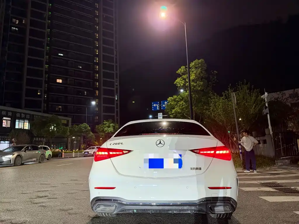 Mercedes-Benz C-Class — миниатюра 8