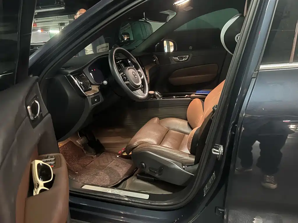 Volvo XC60 — миниатюра 4