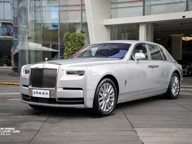 ROLLS-ROYCE PHANTOM