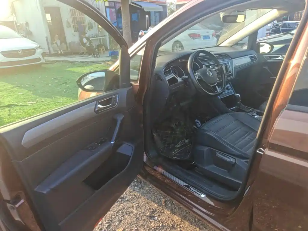 Volkswagen Touran — миниатюра 12