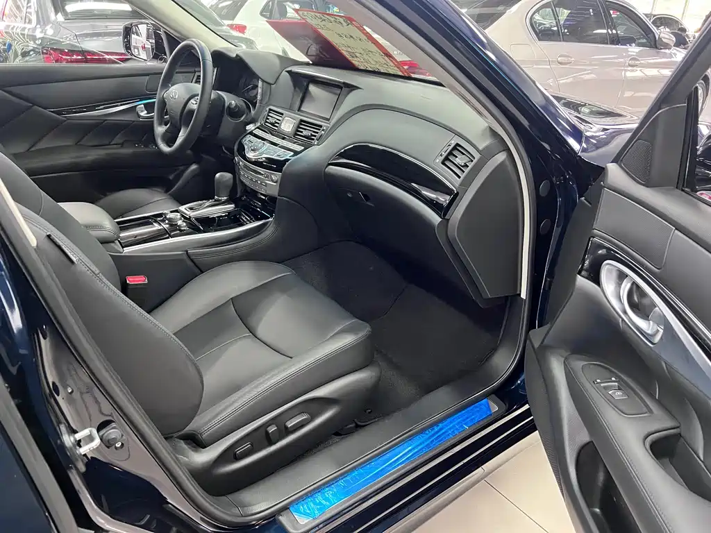 Infiniti Q70 — миниатюра 8