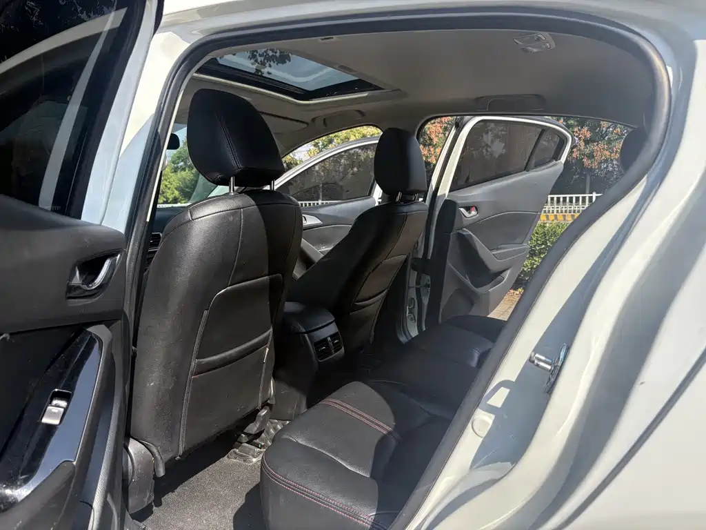 Mazda 3 Axela — миниатюра 11