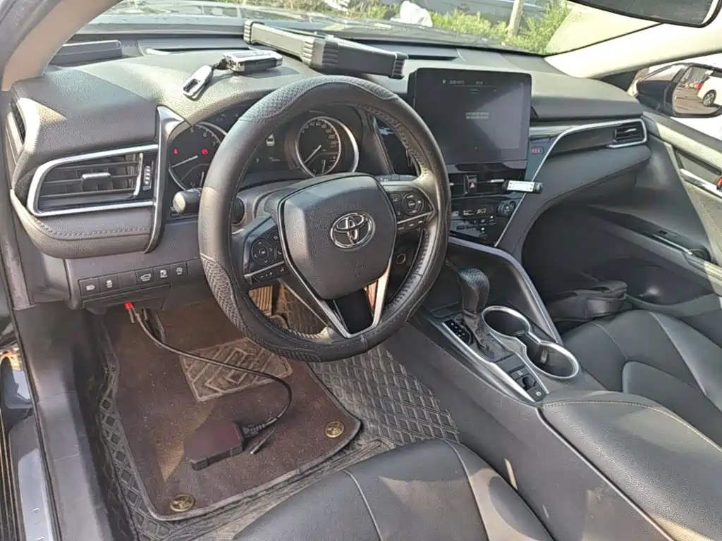 Toyota Camry — миниатюра 10