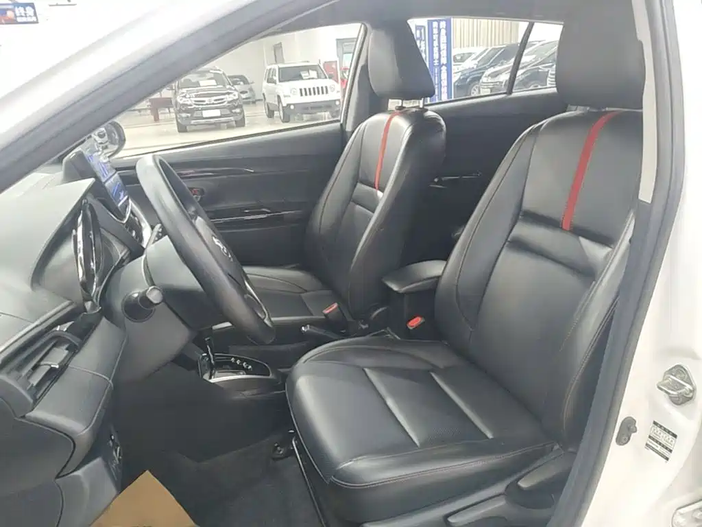 Toyota Yaris L — миниатюра 15