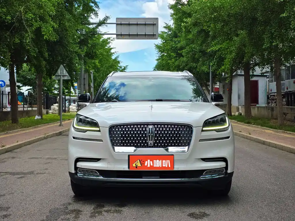 Lincoln Aviator 2023 3.0T V6 мест
