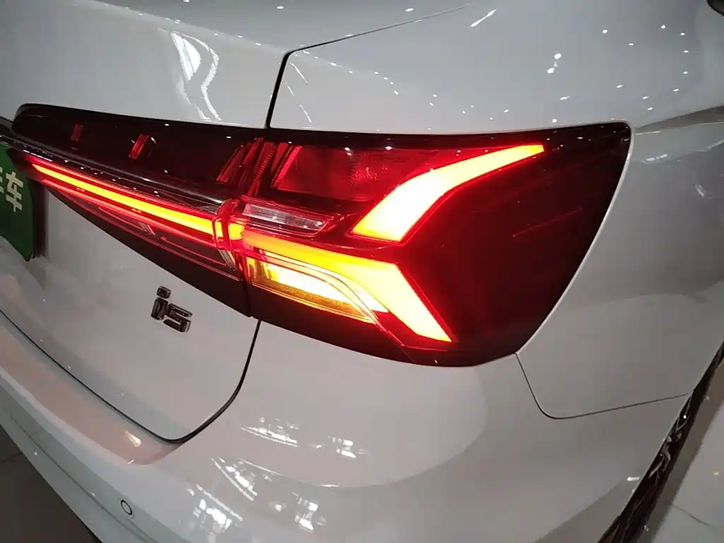 Roewe i5 — миниатюра 8