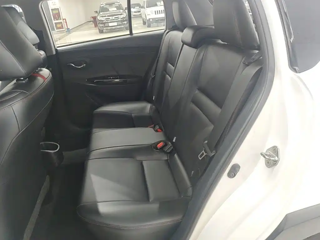 Toyota Yaris L — миниатюра 17
