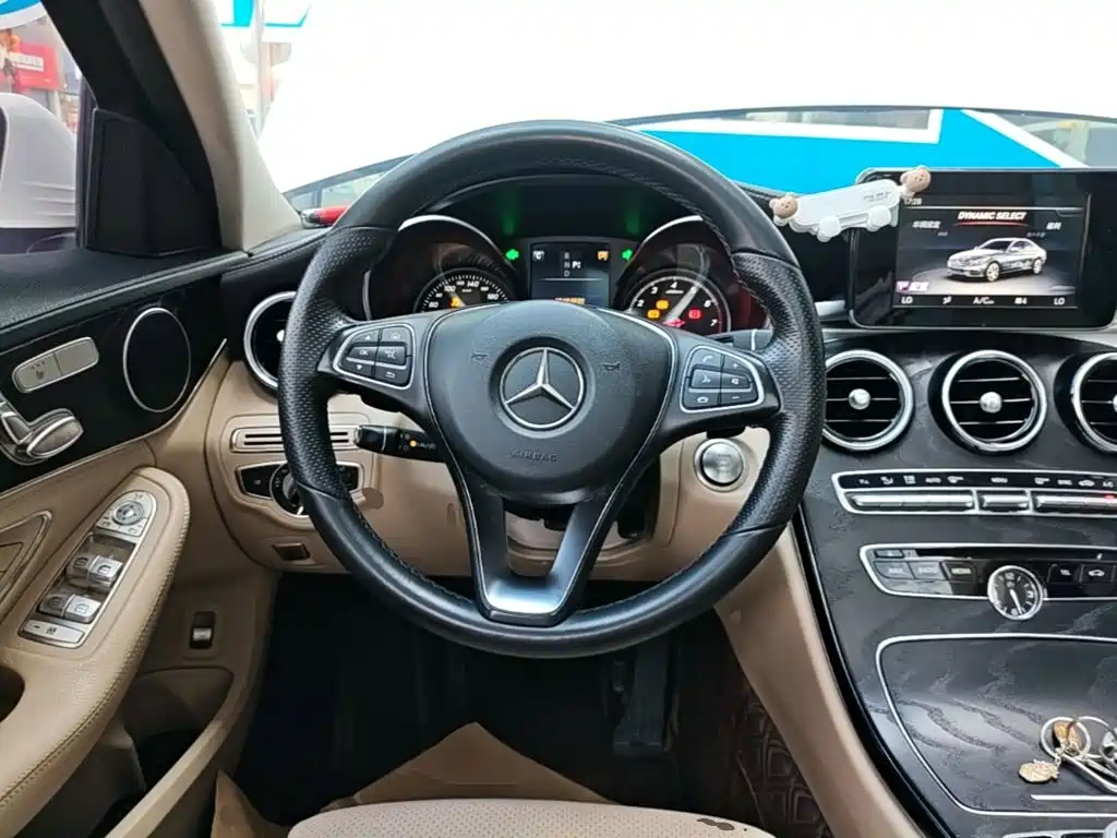 Mercedes-Benz C-Class — миниатюра 11