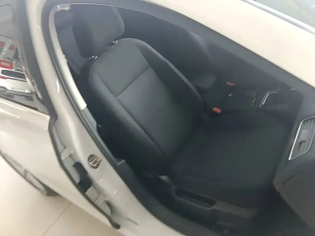 Volkswagen Golf — миниатюра 25