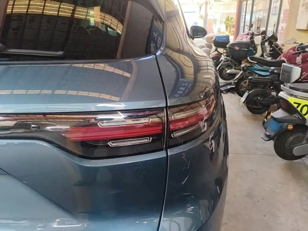 Porsche Cayenne — миниатюра 8