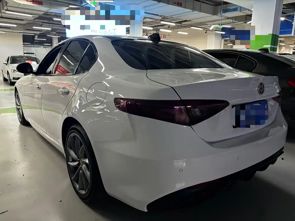 Alfa Romeo Giulia — миниатюра 14