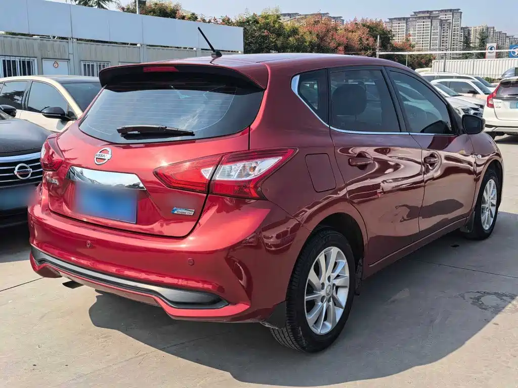 Nissan Tiida — миниатюра 7