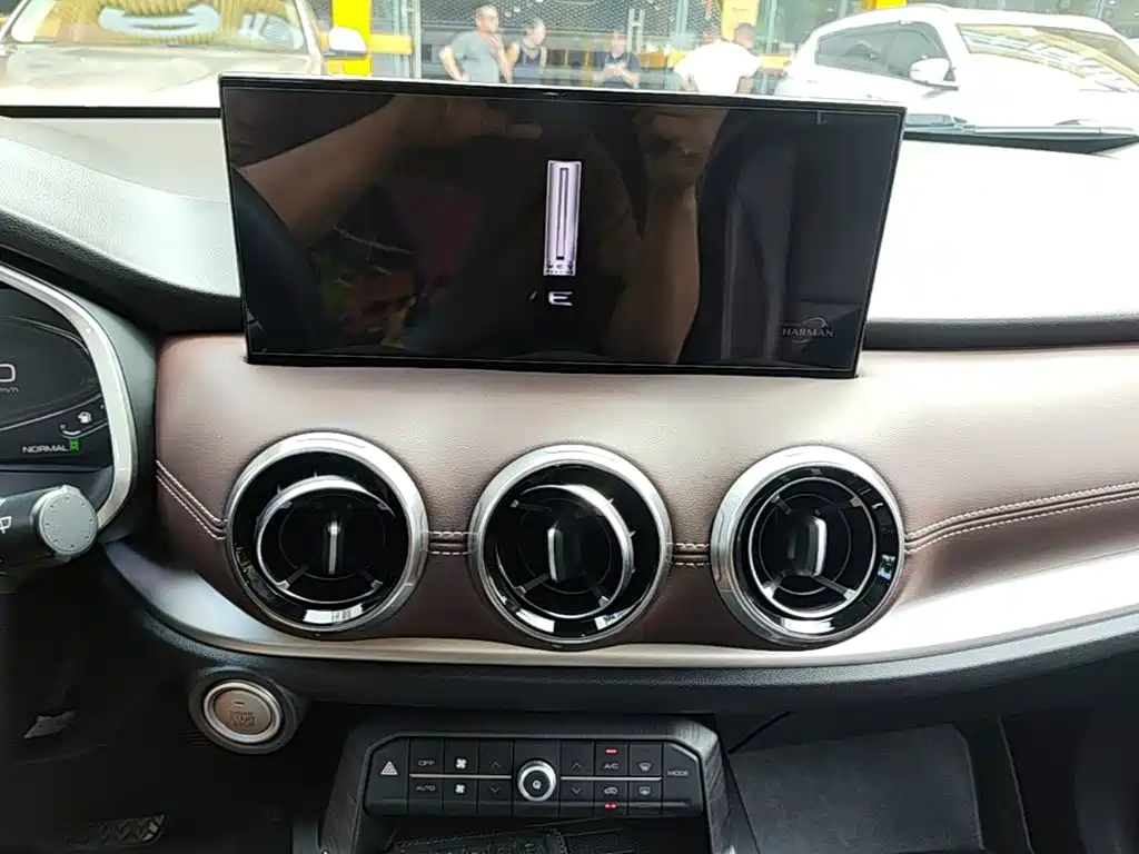Wey Wey VV6 — миниатюра 13
