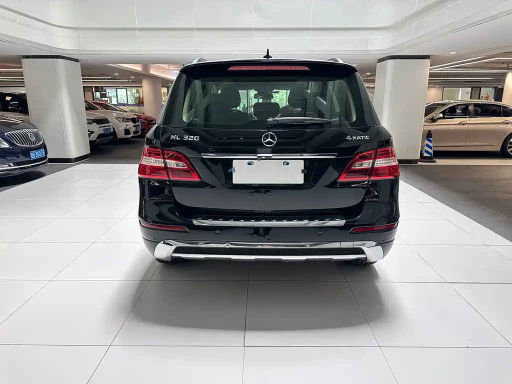 Mercedes-Benz M-Class — миниатюра 9