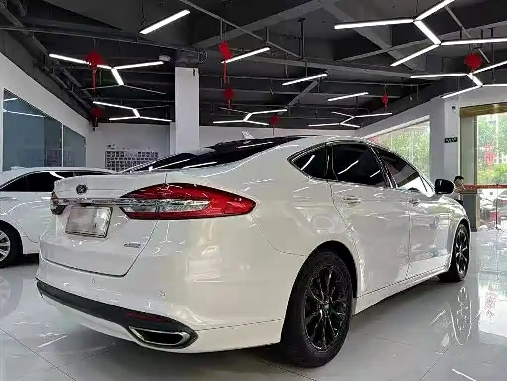 Ford Mondeo — миниатюра 7