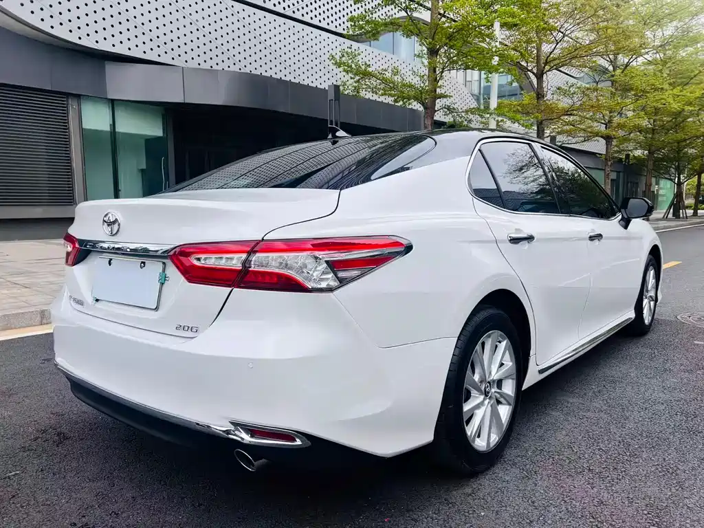 TOYOTA CAMRY