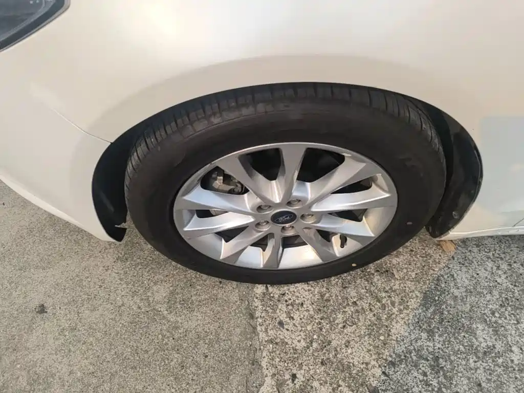 Ford Mondeo — миниатюра 23