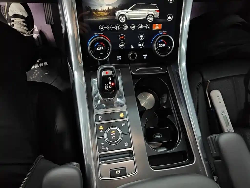 Land Rover Sport PHEV — миниатюра 14