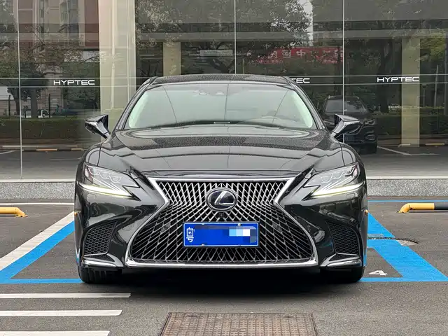 LEXUS LS 2019