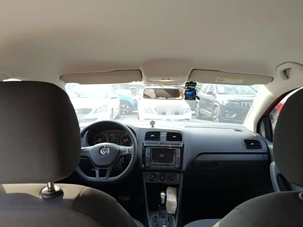 Volkswagen Polo — миниатюра 18