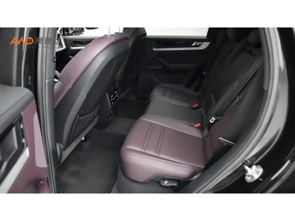 Porsche Cayenne — миниатюра 7