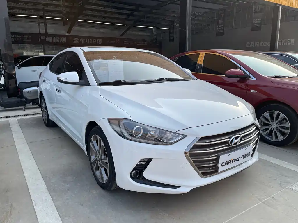 Hyundai Elantra — миниатюра 12