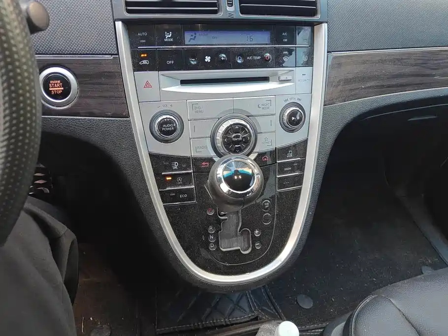Luxgen Big 7 MPV — миниатюра 16