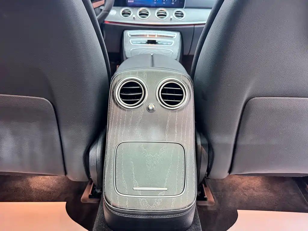 Mercedes-Benz E-Class — миниатюра 21