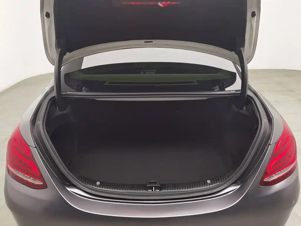 Mercedes-Benz C-Class — миниатюра 16