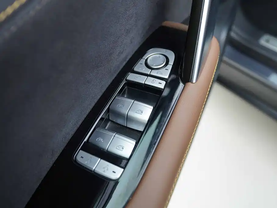 BYD Tang New Energy — миниатюра 11