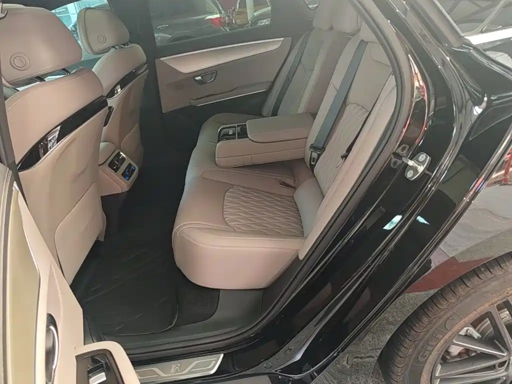 BYD Han — миниатюра 17